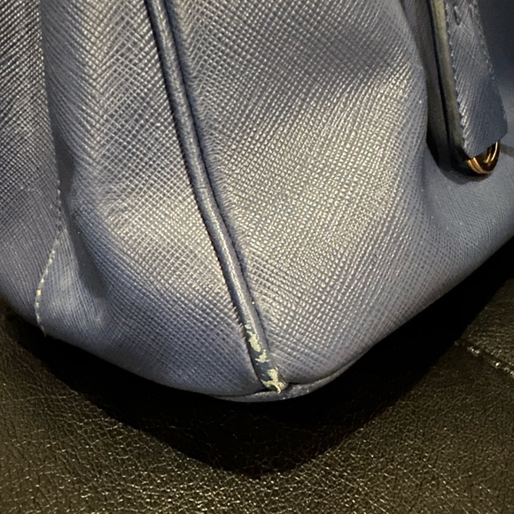 ❣️SOLD❣️Authentic Prada tote bag ( missing strap) - Picture 7 of 12